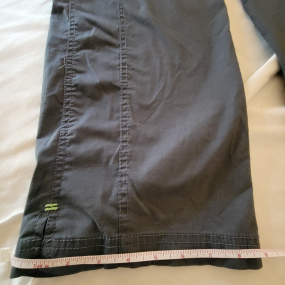 WonderWink Dark Gray X-Large Scrub Set with Green Accents. - Picture 7 of 7